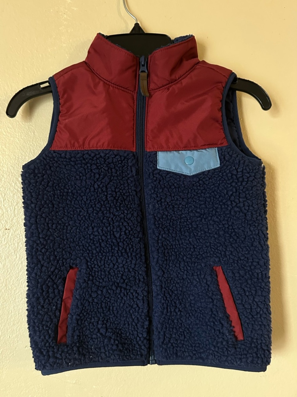 Carters kid vest size 5/5A Navy faux shearling Sherpa Vest with Maroon Accents